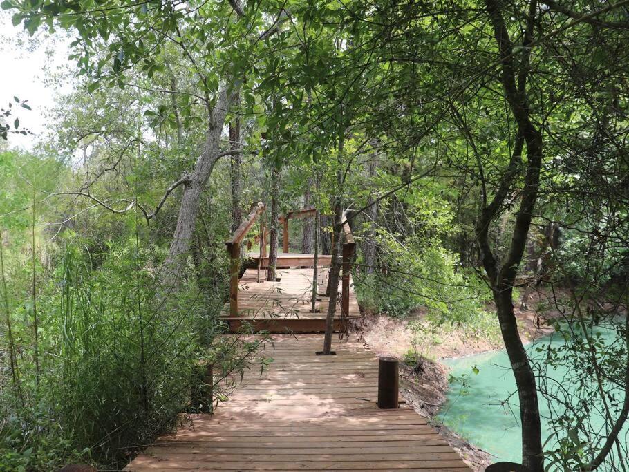 Waterfront Houston Hide Out In A Magical Forest Waller Exterior foto